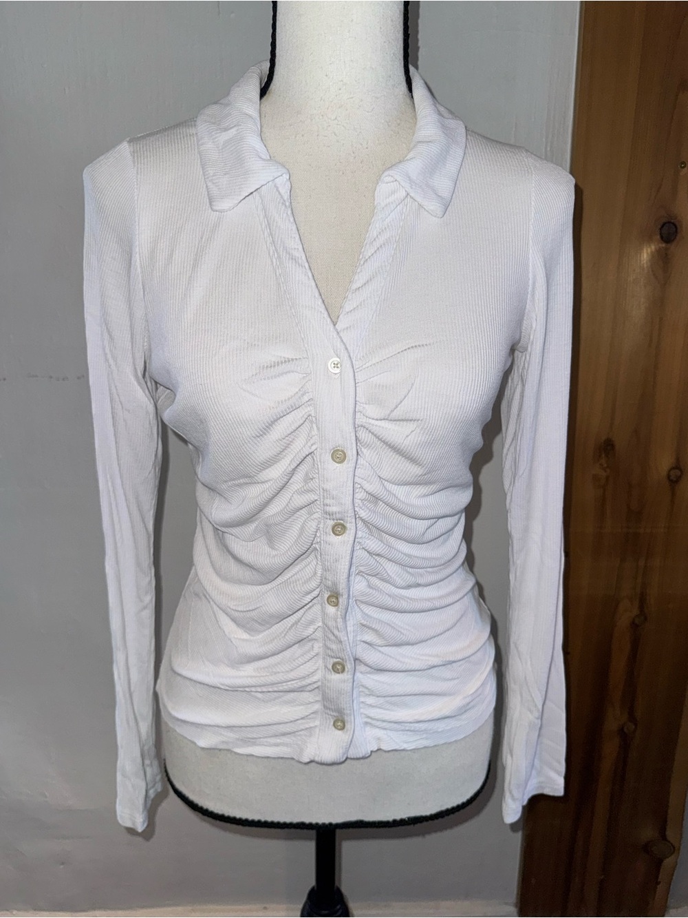 Old Navy White Ruched Button-Front Long Sleeve Shirt